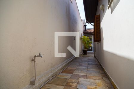 Casa à venda com 400m², 3 quartos e 4 vagasCorredor 2