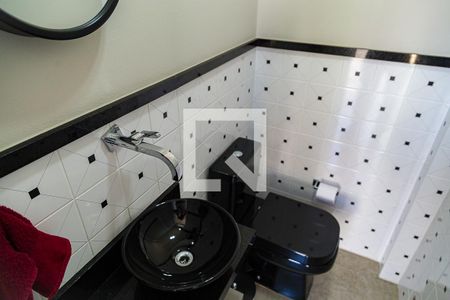 Casa à venda com 400m², 3 quartos e 4 vagasBanheiro da Edícula