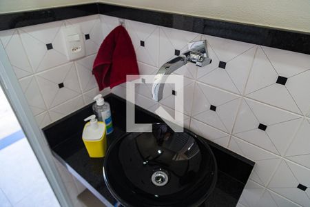 Casa à venda com 400m², 3 quartos e 4 vagasBanheiro da Edícula