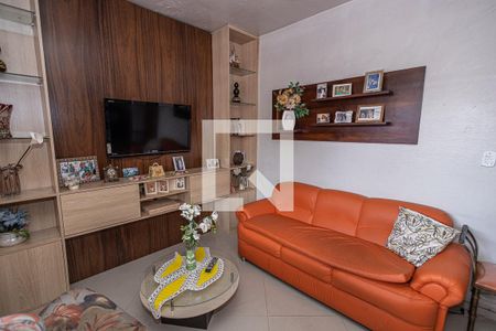 Sala / 2 ambientes de casa à venda com 2 quartos, 456m² em Serrano, Belo Horizonte