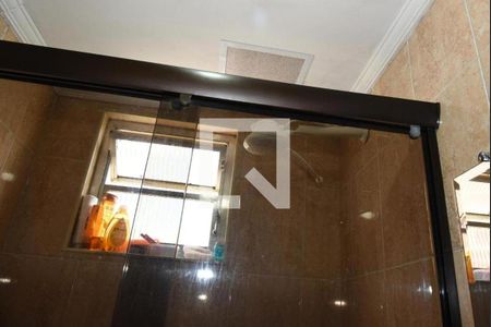 Apartamento à venda com 60m², 2 quartos e 1 vagaDetalhe do banheiro