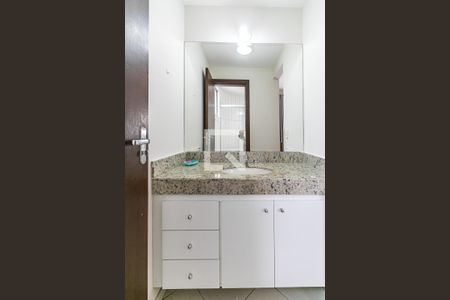 Apartamento para alugar com 62m², 2 quartos e 2 vagasBanheiro da Suíte