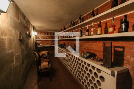 Casa para alugar com 750m², 5 quartos e 5 vagasAdega Subterrânea 