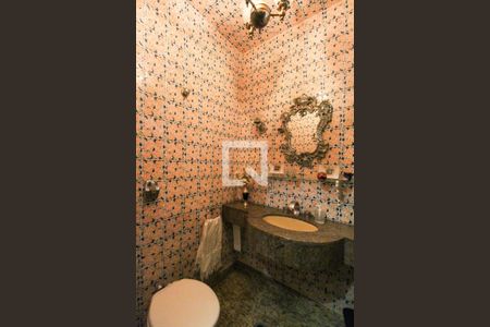 Casa para alugar com 750m², 5 quartos e 5 vagasLavabo