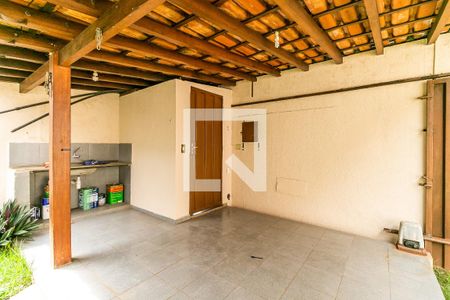 Casa para alugar com 196m², 4 quartos e 5 vagas Casa para alugar com 196m², 4 quartos e 5 vagasEntrada