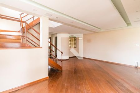 Sala de casa para alugar com 4 quartos, 196m² em Rio Branco, Belo Horizonte