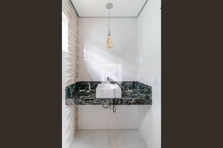 Casa para alugar com 196m², 4 quartos e 5 vagas Casa para alugar com 196m², 4 quartos e 5 vagasBanheiro Social