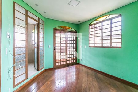 Casa para alugar com 196m², 4 quartos e 5 vagas Casa para alugar com 196m², 4 quartos e 5 vagasSuíte 3
