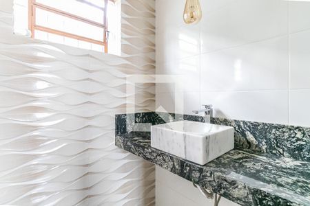 Casa para alugar com 196m², 4 quartos e 5 vagas Casa para alugar com 196m², 4 quartos e 5 vagasBanheiro Social