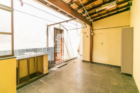 Casa para alugar com 196m², 4 quartos e 5 vagas Casa para alugar com 196m², 4 quartos e 5 vagasÁrea de Serviço