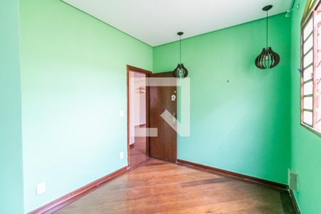 Casa para alugar com 196m², 4 quartos e 5 vagas Casa para alugar com 196m², 4 quartos e 5 vagasSuíte 1