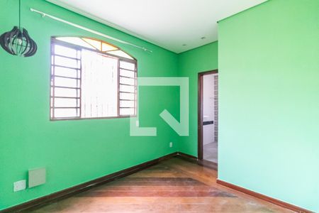 Casa para alugar com 196m², 4 quartos e 5 vagas Casa para alugar com 196m², 4 quartos e 5 vagasSuíte 1