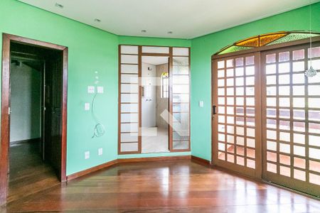 Casa para alugar com 196m², 4 quartos e 5 vagas Casa para alugar com 196m², 4 quartos e 5 vagasSuíte 3