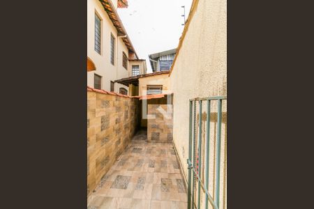 Casa para alugar com 196m², 4 quartos e 5 vagas Casa para alugar com 196m², 4 quartos e 5 vagasCanil