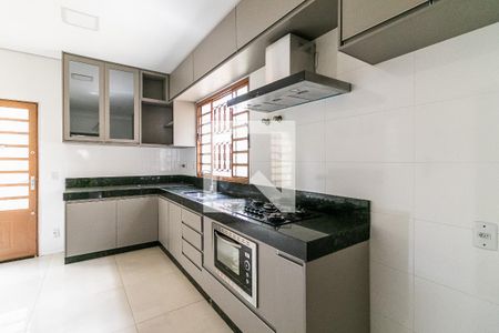 Casa para alugar com 196m², 4 quartos e 5 vagas Casa para alugar com 196m², 4 quartos e 5 vagasCozinha