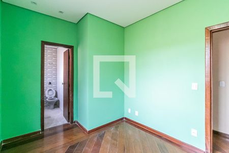 Casa para alugar com 196m², 4 quartos e 5 vagas Casa para alugar com 196m², 4 quartos e 5 vagasSuíte 1