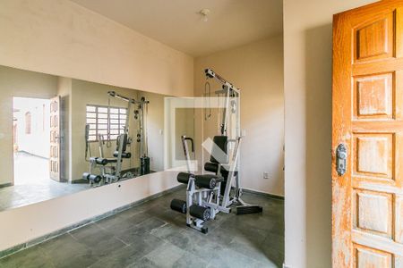Academia de casa para alugar com 4 quartos, 196m² em Rio Branco, Belo Horizonte