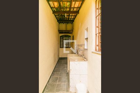Área de Serviço de casa para alugar com 4 quartos, 196m² em Rio Branco, Belo Horizonte