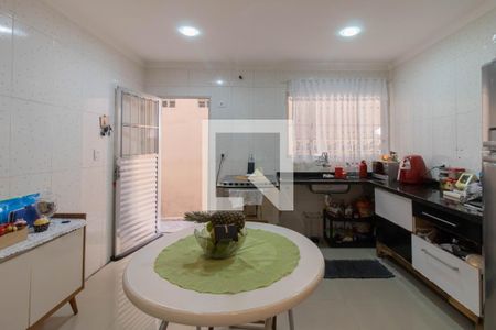 Casa à venda com 120m², 3 quartos e 2 vagas Casa à venda com 120m², 3 quartos e 2 vagasCozinha