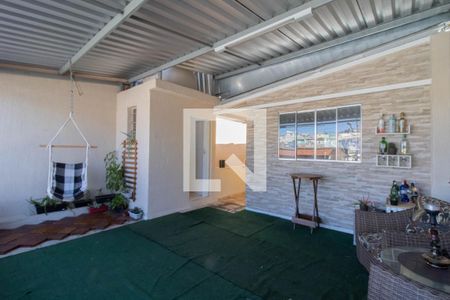 Casa à venda com 120m², 3 quartos e 2 vagas Casa à venda com 120m², 3 quartos e 2 vagasTerraço