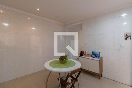 Casa à venda com 120m², 3 quartos e 2 vagas Casa à venda com 120m², 3 quartos e 2 vagasCozinha