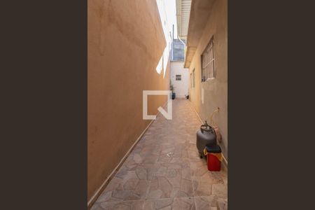 Casa à venda com 120m², 3 quartos e 2 vagas Casa à venda com 120m², 3 quartos e 2 vagasCorredor Lateral