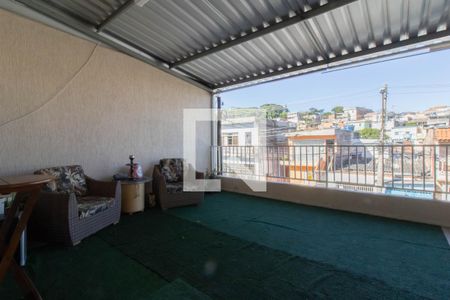 Casa à venda com 120m², 3 quartos e 2 vagas Casa à venda com 120m², 3 quartos e 2 vagasTerraço