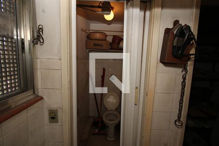 Apartamento para alugar com 60m², 2 quartos e sem vagaBanheiro de Serviço