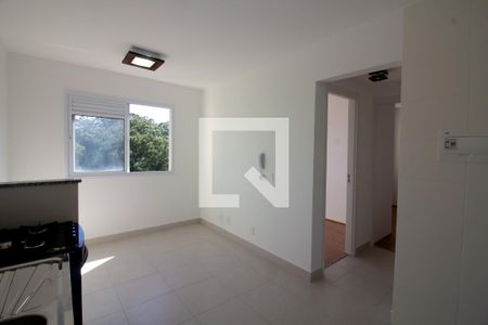 Sala/Cozinha de apartamento para alugar com 2 quartos, 34m² em Jardim Celeste, São Paulo