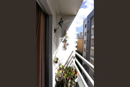 sacada de apartamento à venda com 2 quartos, 58m² em Chácara Agrindus, Taboão da Serra