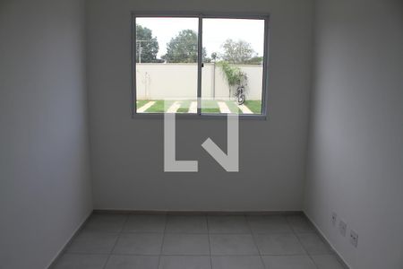 Sala de apartamento para alugar com 2 quartos, 42m² em Setor Faicalville, Goiânia