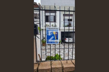 Casa à venda com 160m², 4 quartos e 2 vagas Casa à venda com 160m², 4 quartos e 2 vagasPlaca instalada