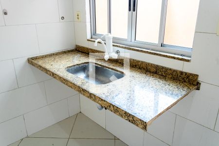 Casa para alugar com 85m², 2 quartos e 2 vagas Casa para alugar com 85m², 2 quartos e 2 vagasCozinha