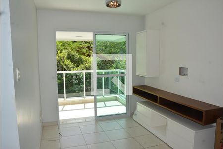 Sala com varanda de apartamento para alugar com 2 quartos, 80m² em Alphaville I, Salvador