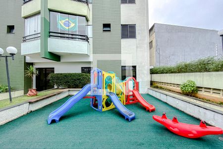 Apartamento para alugar com 75m², 2 quartos e 2 vagasÁrea comum - Playground