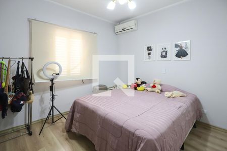 Casa à venda com 229m², 3 quartos e 6 vagas Casa à venda com 229m², 3 quartos e 6 vagasSuíte