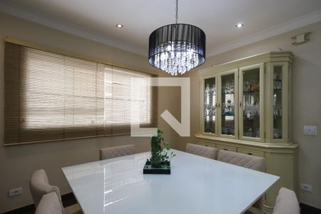 Casa à venda com 229m², 3 quartos e 6 vagas Casa à venda com 229m², 3 quartos e 6 vagasSala de Jantar