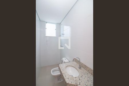 Banheiro da Suíte de apartamento à venda com 2 quartos, 120m² em Guarujá, Betim