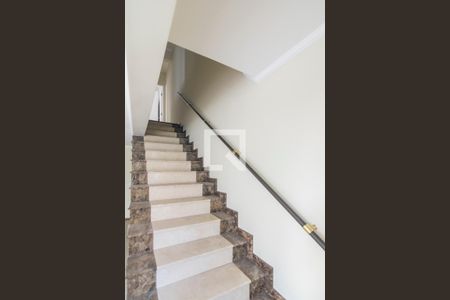 Escada de casa de condomínio à venda com 3 quartos, 150m² em Vila Eldízia, Santo André