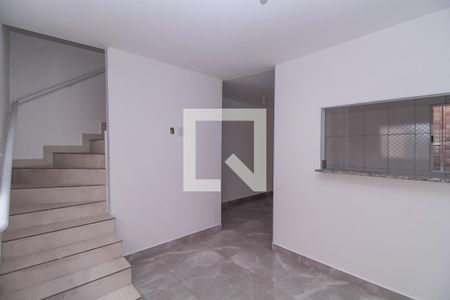 Sala de casa para alugar com 2 quartos, 70m² em Vila Oratório, São Paulo
