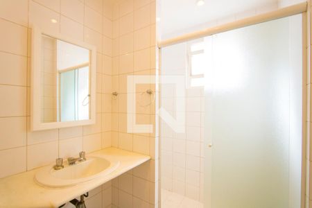 Banheiro  de apartamento à venda com 2 quartos, 101m² em Vila Bastos, Santo André