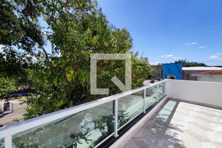 Casa para alugar com 340m², 3 quartos e 5 vagas Casa para alugar com 340m², 3 quartos e 5 vagasSacada do quarto 2