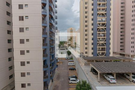 Apartamento à venda com 77m², 2 quartos e 1 vagaVista