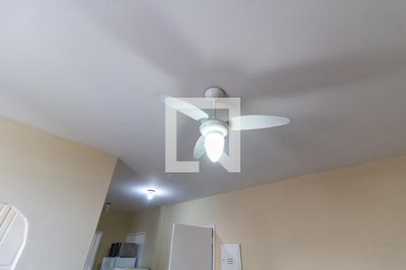 Detalhe da sala de apartamento para alugar com 1 quarto, 60m² em Ocian, Praia Grande