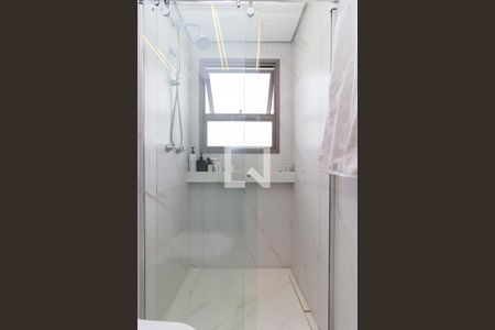 Apartamento à venda com 71m², 2 quartos e 1 vagaSuíte - Banheiro