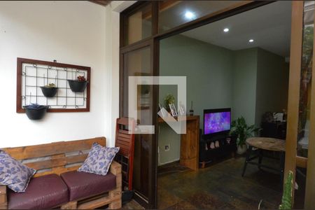 Apartamento à venda com 110m², 2 quartos e 1 vagaVaranda