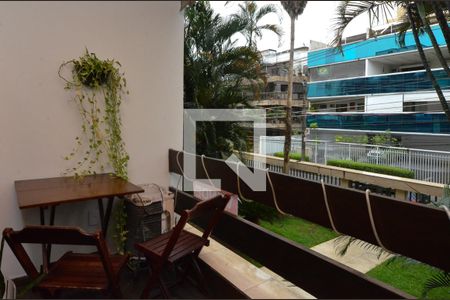 Apartamento à venda com 110m², 2 quartos e 1 vagaVaranda