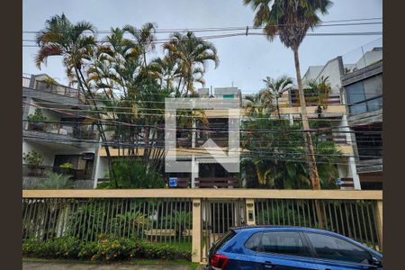 Apartamento à venda com 110m², 2 quartos e 1 vagaFachada e portaria