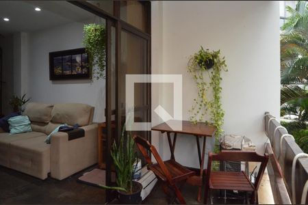 Apartamento à venda com 110m², 2 quartos e 1 vagaVaranda