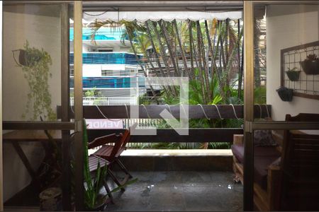 Apartamento à venda com 110m², 2 quartos e 1 vagaVaranda